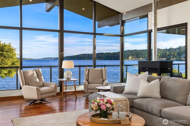 10929 SE Lake Road, Bellevue, WA 98004
