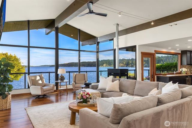 10929 SE Lake Road, Bellevue, WA 98004