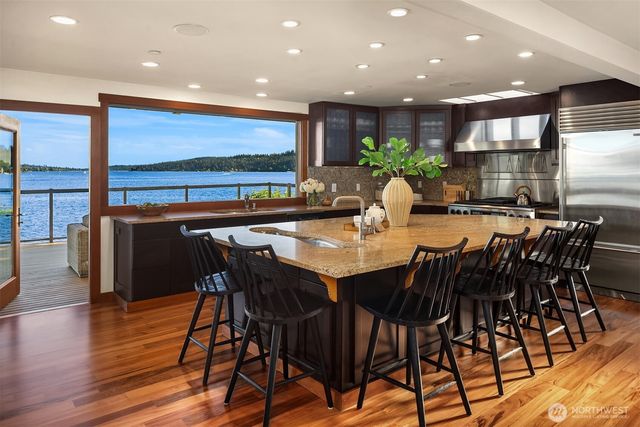 10929 SE Lake Road, Bellevue, WA 98004