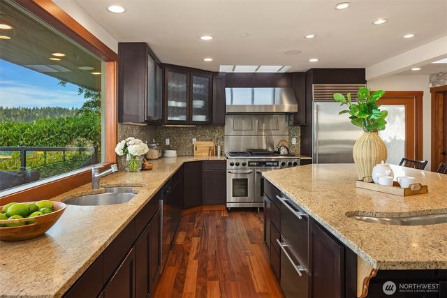 10929 SE Lake Road, Bellevue, WA 98004