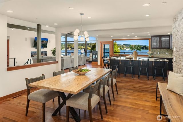 10929 SE Lake Road, Bellevue, WA 98004