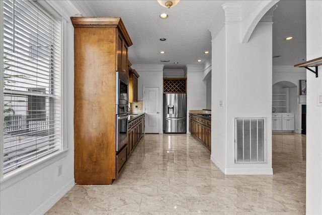 6118 Tyne Street, Houston, TX 77007