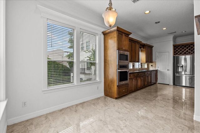 6118 Tyne Street, Houston, TX 77007