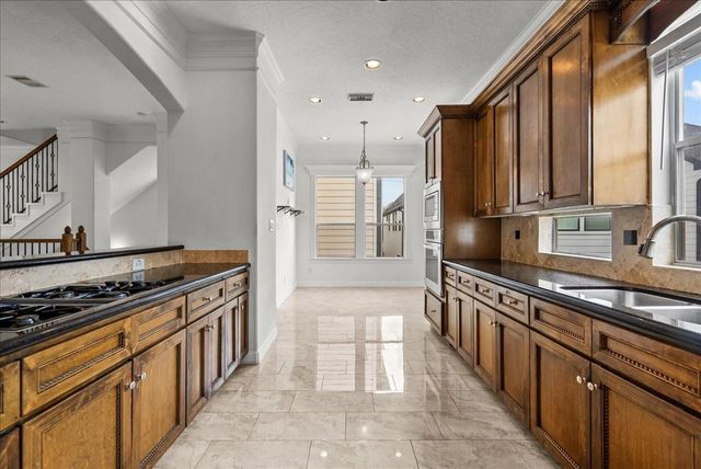 6118 Tyne Street, Houston, TX 77007