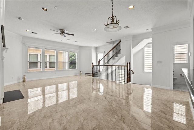 6118 Tyne Street, Houston, TX 77007