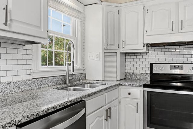 325 E Tiverton Way, Lexington, KY 40517