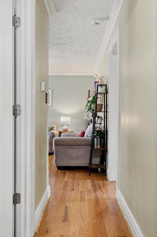 325 E Tiverton Way, Lexington, KY 40517