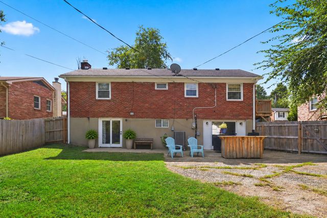 325 E Tiverton Way, Lexington, KY 40517