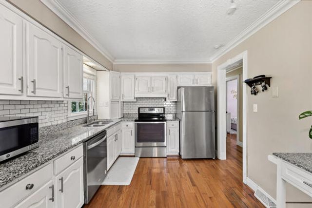 325 E Tiverton Way, Lexington, KY 40517