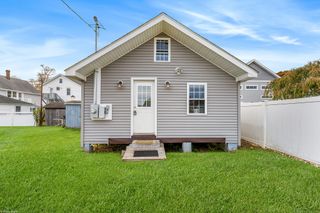 53 Breen Avenue, Old Lyme, CT 06371