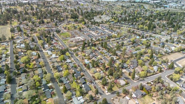 1382 NE Drost Drive, Bend, OR 97701