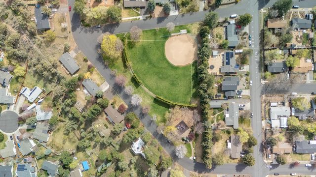 1382 NE Drost Drive, Bend, OR 97701