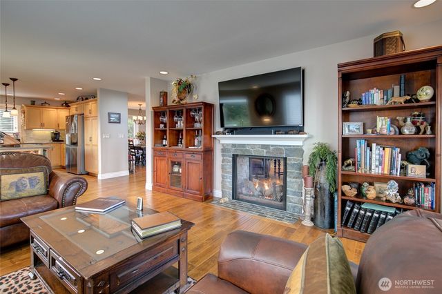 125 Sunrise Avenue SE, Ocean Shores, WA 98569