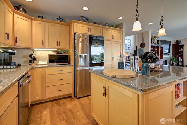 125 Sunrise Avenue SE, Ocean Shores, WA 98569