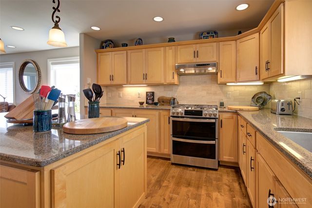 125 Sunrise Avenue SE, Ocean Shores, WA 98569