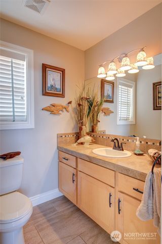 125 Sunrise Avenue SE, Ocean Shores, WA 98569