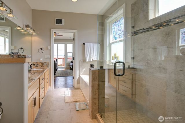 125 Sunrise Avenue SE, Ocean Shores, WA 98569