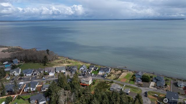 125 Sunrise Avenue SE, Ocean Shores, WA 98569