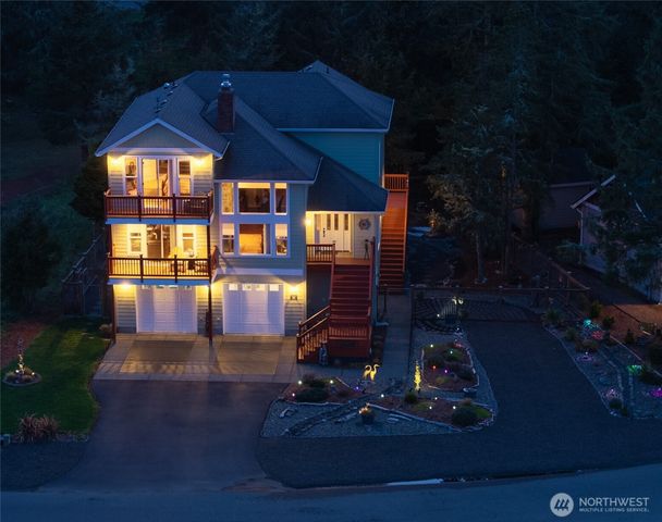 125 Sunrise Avenue SE, Ocean Shores, WA 98569