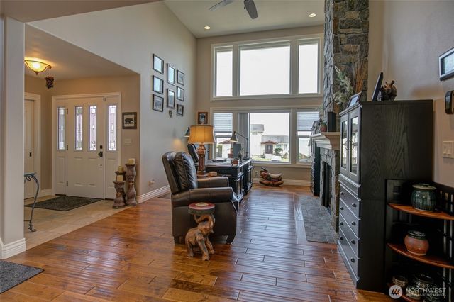 125 Sunrise Avenue SE, Ocean Shores, WA 98569