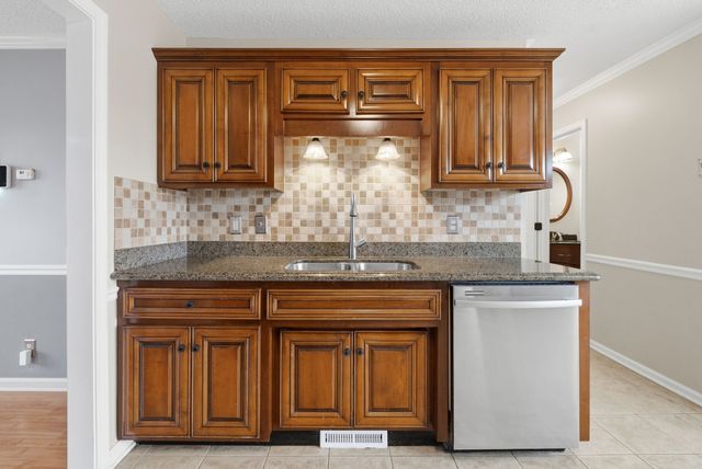 2550 Elkmont Dr, Clarksville, TN 37040