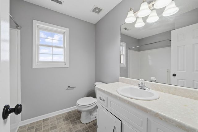 2550 Elkmont Dr, Clarksville, TN 37040