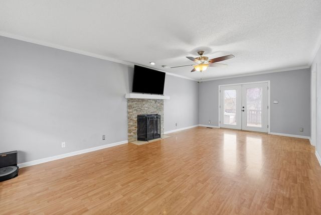 2550 Elkmont Dr, Clarksville, TN 37040