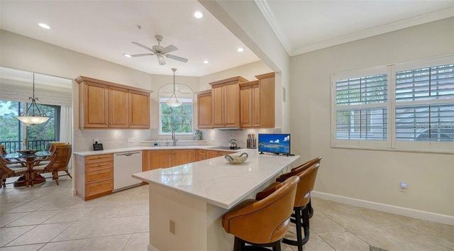 5208 PARISIENNE PLACE 202B33, Sarasota, FL 34238
