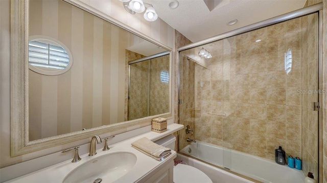 5208 PARISIENNE PLACE 202B33, Sarasota, FL 34238