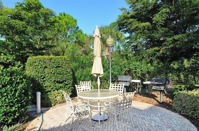 5208 PARISIENNE PLACE 202B33, Sarasota, FL 34238