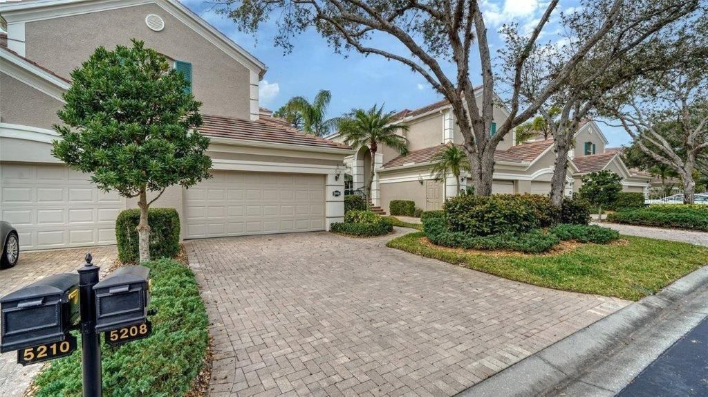 5208 PARISIENNE PLACE 202B33, Sarasota, FL 34238