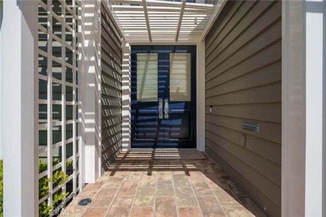 736 Harbor Island Drive, Newport Beach, CA 92660