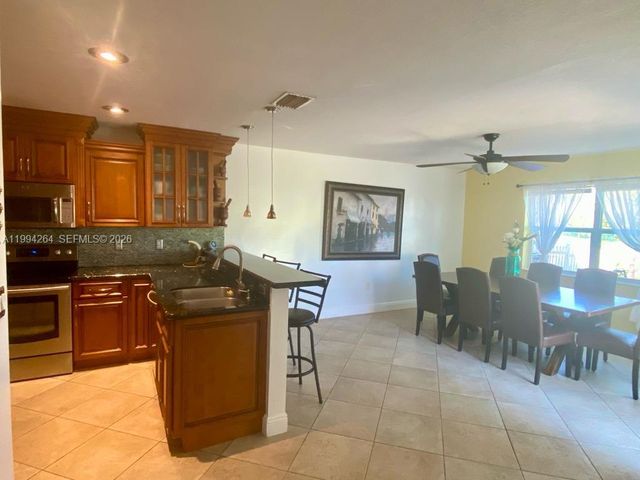 4046 Eastridge Dr, Deerfield Beach, FL 33064