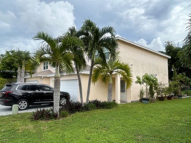 4046 Eastridge Dr, Deerfield Beach, FL 33064