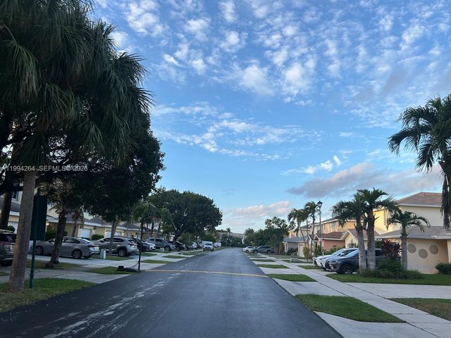 4046 Eastridge Dr, Deerfield Beach, FL 33064