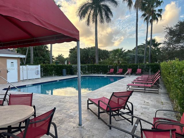 4046 Eastridge Dr, Deerfield Beach, FL 33064