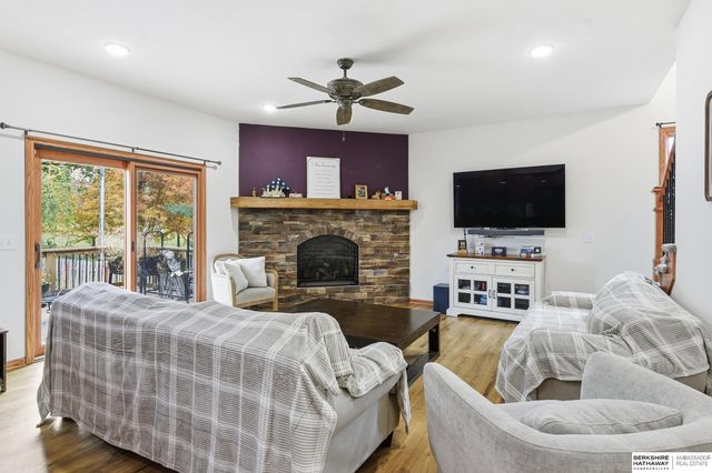 4702 Lakewood Drive, Blair, NE 68008