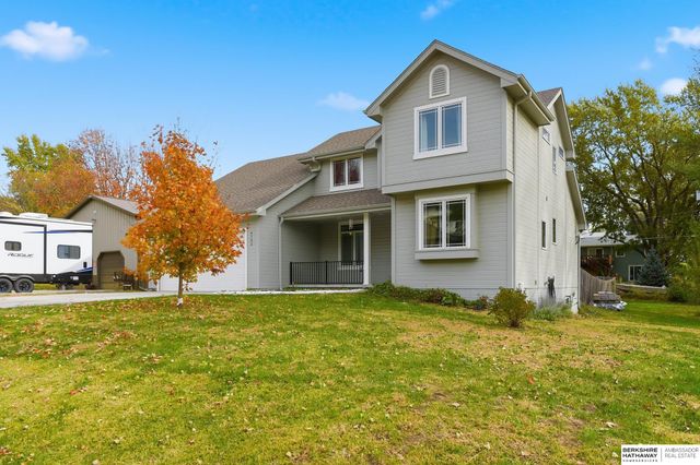 4702 Lakewood Drive, Blair, NE 68008