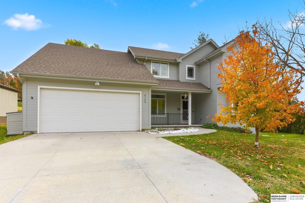 4702 Lakewood Drive, Blair, NE 68008