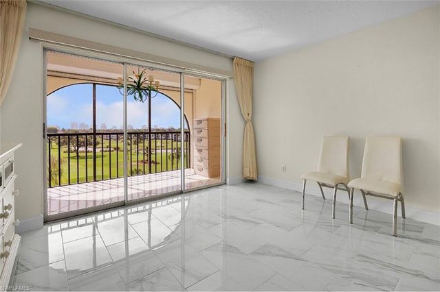 37 High Point CIR E 602, Naples, FL 34103