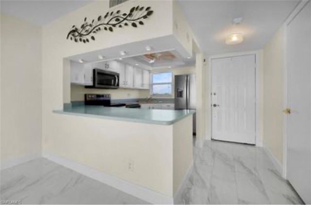37 High Point CIR E 602, Naples, FL 34103