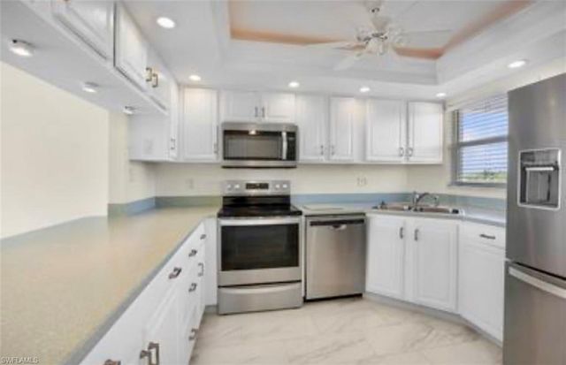 37 High Point CIR E 602, Naples, FL 34103