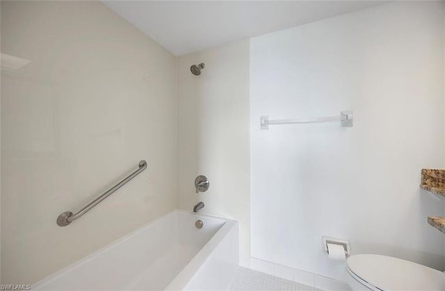 37 High Point CIR E 602, Naples, FL 34103