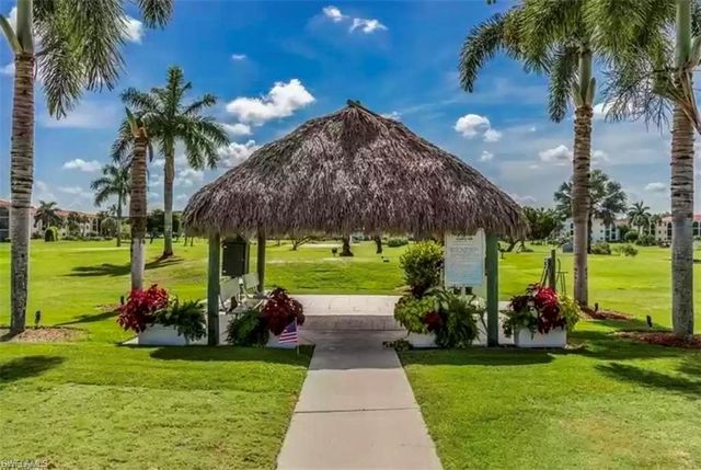 37 High Point CIR E 602, Naples, FL 34103