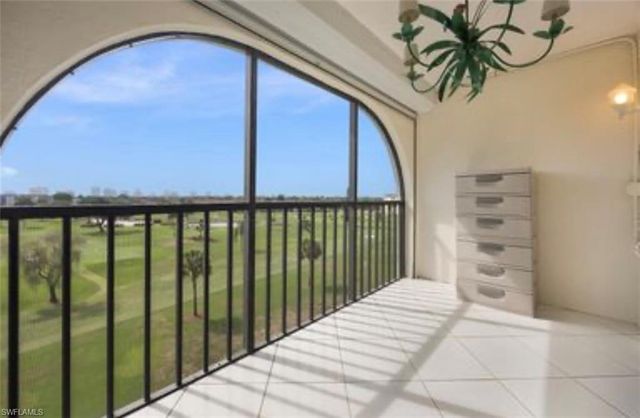37 High Point CIR E 602, Naples, FL 34103