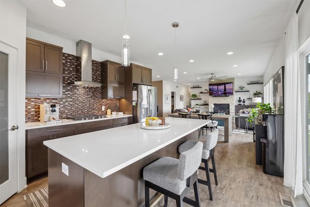 824 83rd Street, West Des Moines, IA 50266