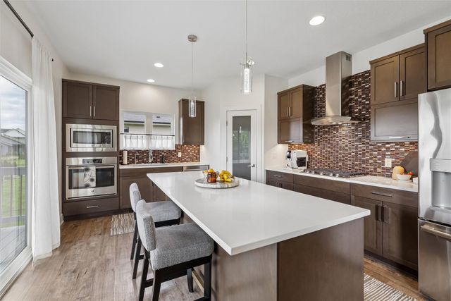 824 83rd Street, West Des Moines, IA 50266