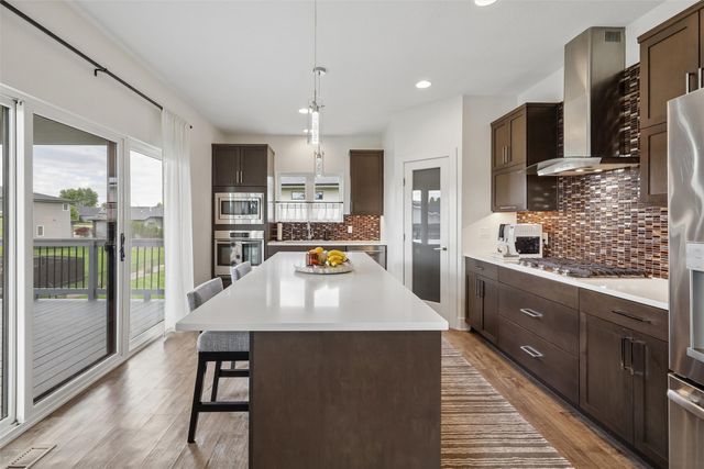 824 83rd Street, West Des Moines, IA 50266