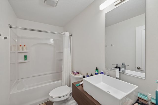 824 83rd Street, West Des Moines, IA 50266