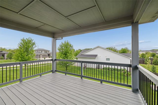 824 83rd Street, West Des Moines, IA 50266